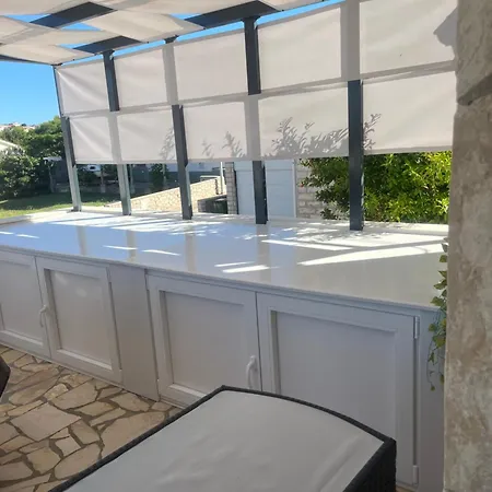 Di Adria Island Apartment Vir