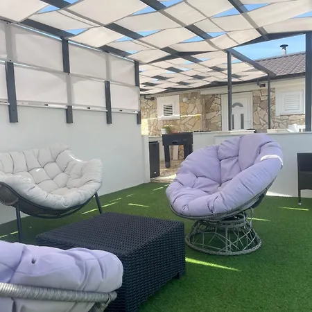 Di Adria Island Apartment Vir